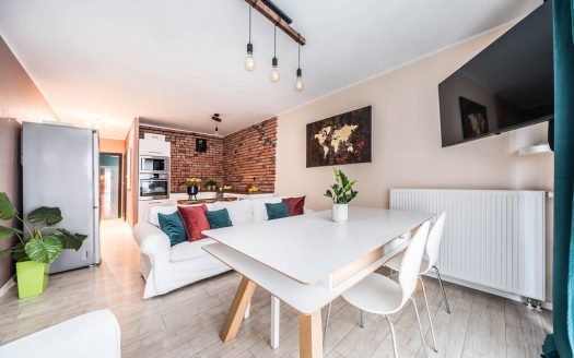 ogródek, 2 miejsca postojowe, niski czynsz