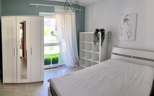 ogródek, 2 miejsca postojowe, blisko szkoła